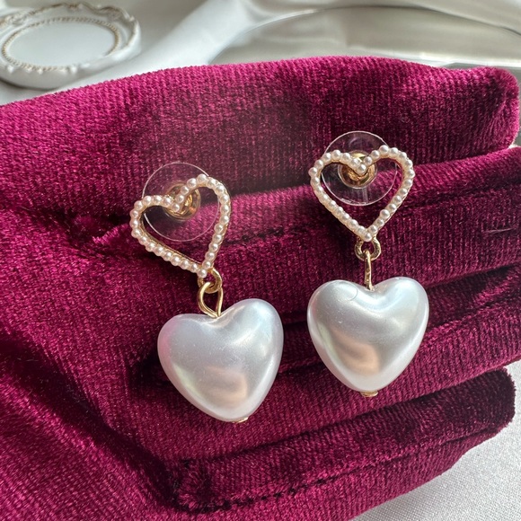 Zara Jewelry - Zara Gold and White Heart Earrings with Pearls